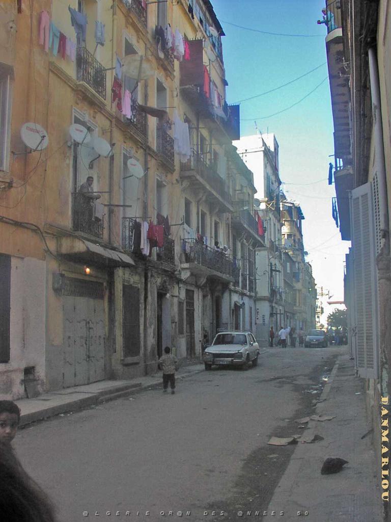 ORAN RUE GRADWOHL.JPG